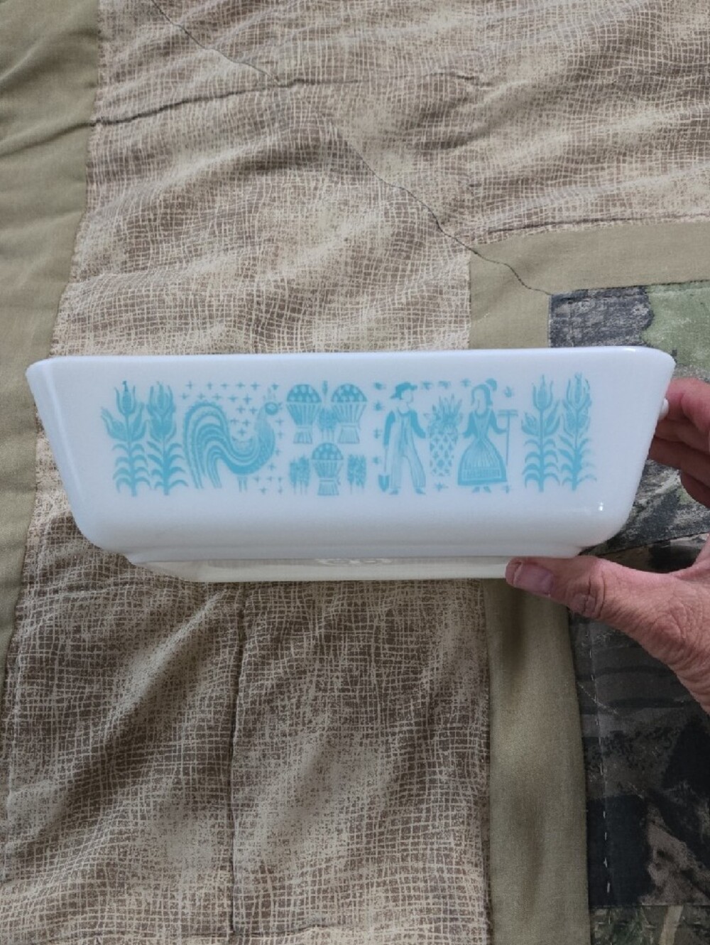 PYREX Turquoise Amish Harvest Milk Glass 1 1/2 Quart - Picture 8 of 8